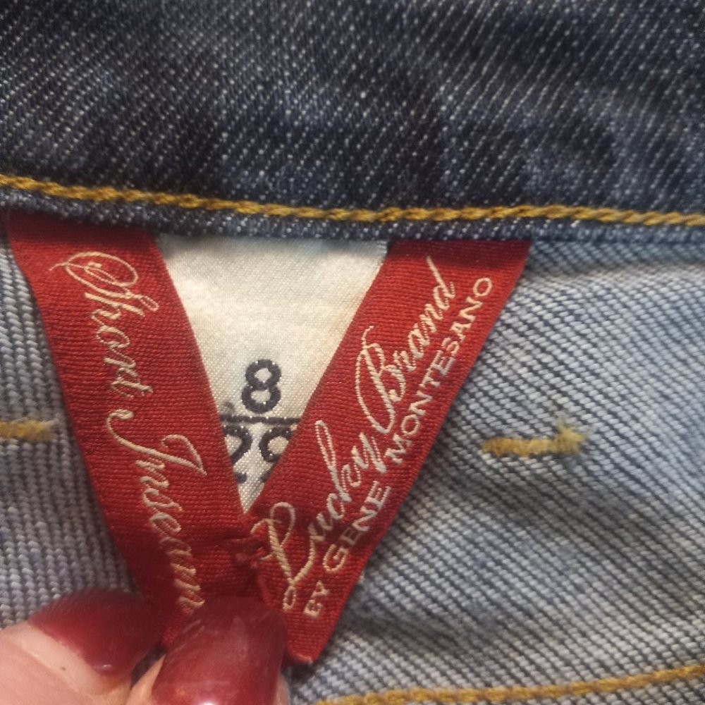 Lucky Jean's - Picture 5 of 5